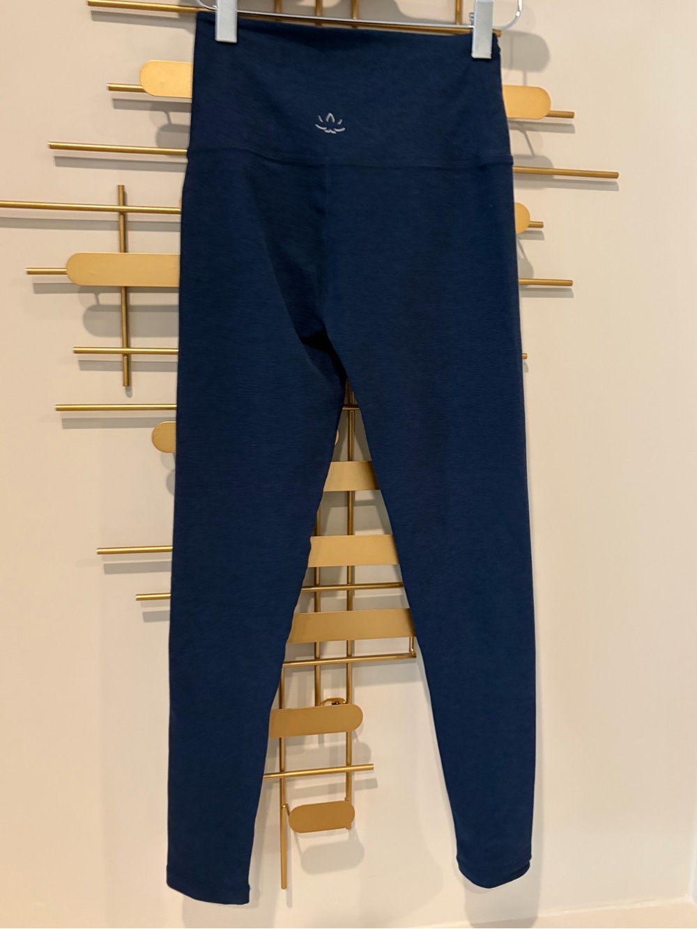 EUC Beyond Yoga Spacedye Caught in the Midi leggings- navy, size small - Picture 3 of 4